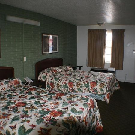 Budget Inn - Charlotte Room photo