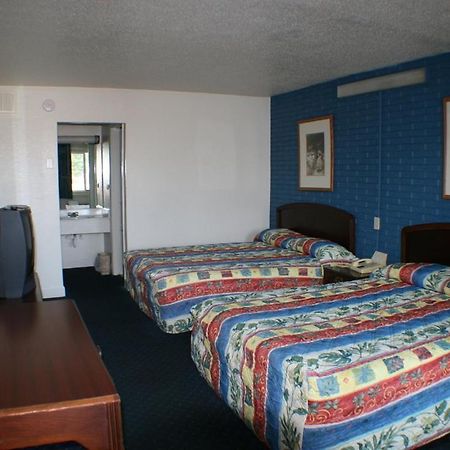 Budget Inn - Charlotte Room photo