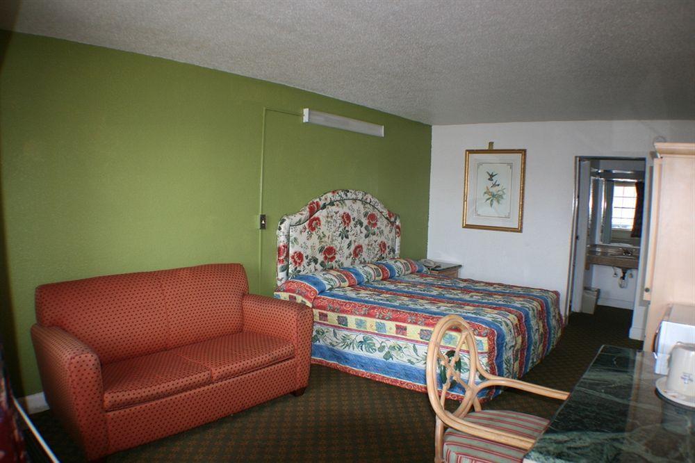Budget Inn - Charlotte Exterior photo