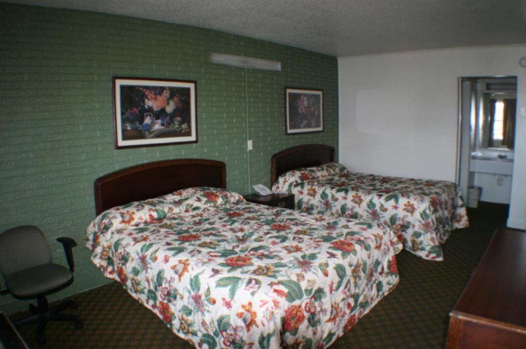 Budget Inn - Charlotte Room photo