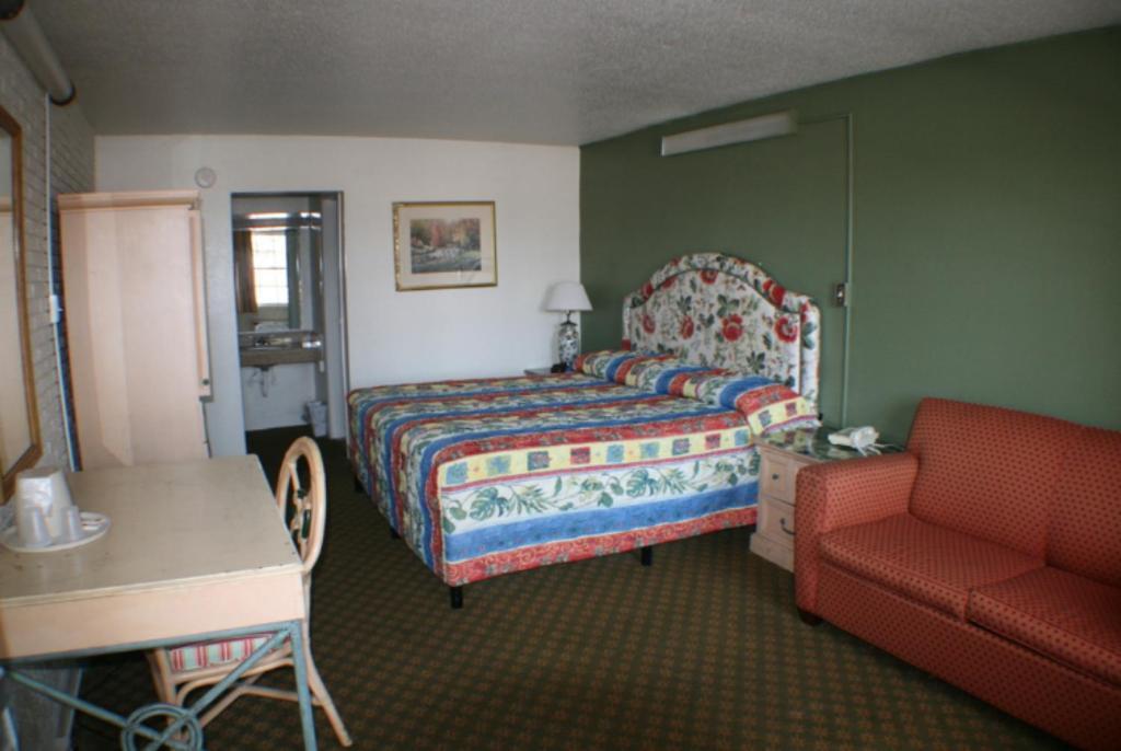 Budget Inn - Charlotte Room photo