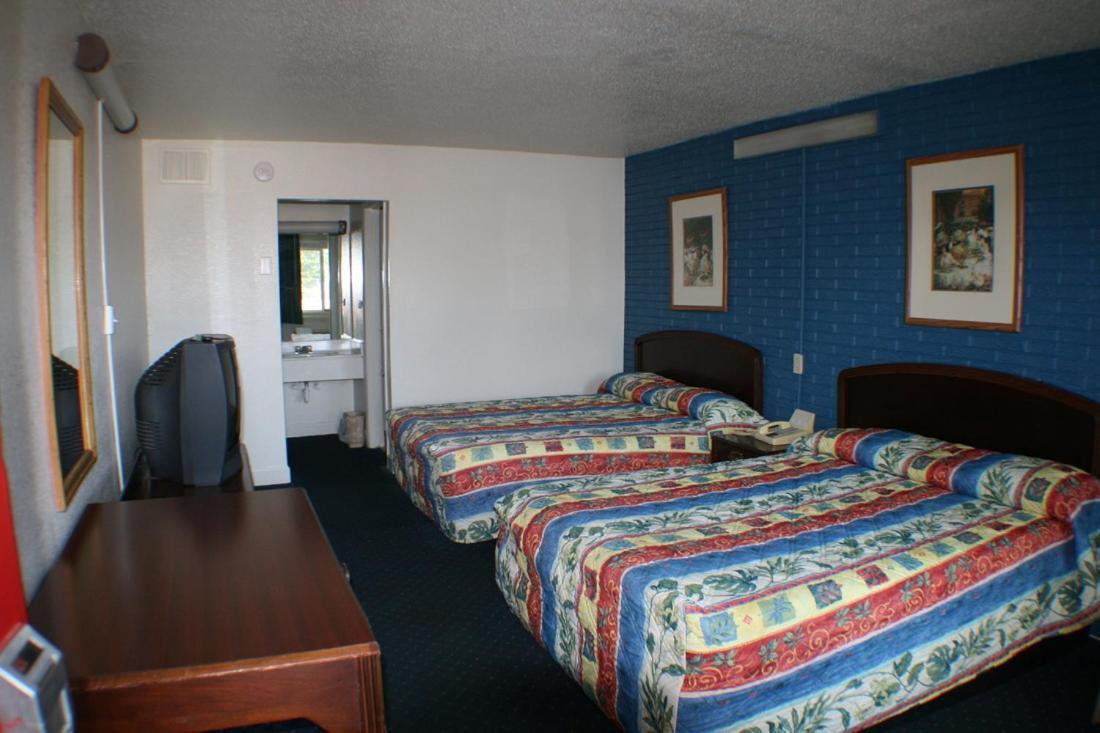 Budget Inn - Charlotte Room photo